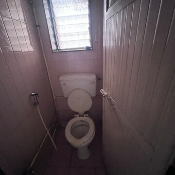 Bathroom in 1 BHK Apartment at Chembur – for Rent