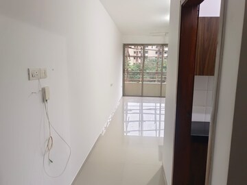 Staircase in 2.5 BHK Apartment at Oberoi Realty Splendor, Jogeshwari East – for Rent