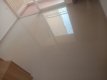 Room in 2 BHK Apartment at Mahagun Mywoods, Sector 16c Greater Noida – for Rent
