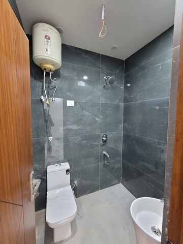 Bathroom in 2 BHK Apartment at Amar Colony – for Rent