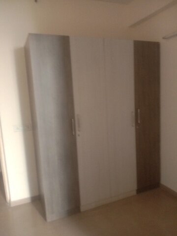 Room in 2 BHK Apartment at Mahagun Mywoods, Sector 16c Greater Noida – for Rent