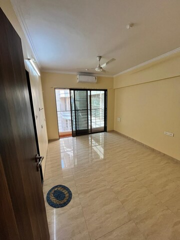 Room in 3 BHK Apartment at Vijay Laxmi Sai Elegance, Andheri East – for Rent