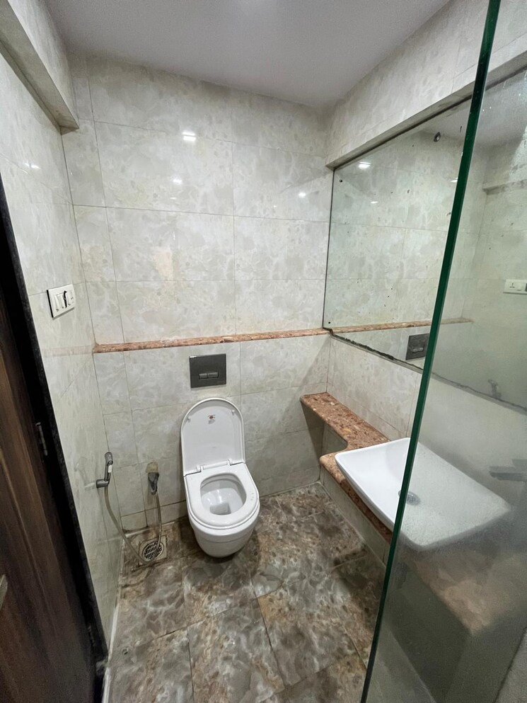 Bathroom, vijay-laxmi-sai-elegance 3 Bedroom 1440 Sq.Ft. Apartment In Andheri East Mumbai 8354196