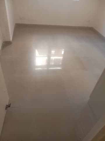 Room in 2.5 BHK Apartment at Mahagun Mywoods, Sector 16c Greater Noida – for Rent
