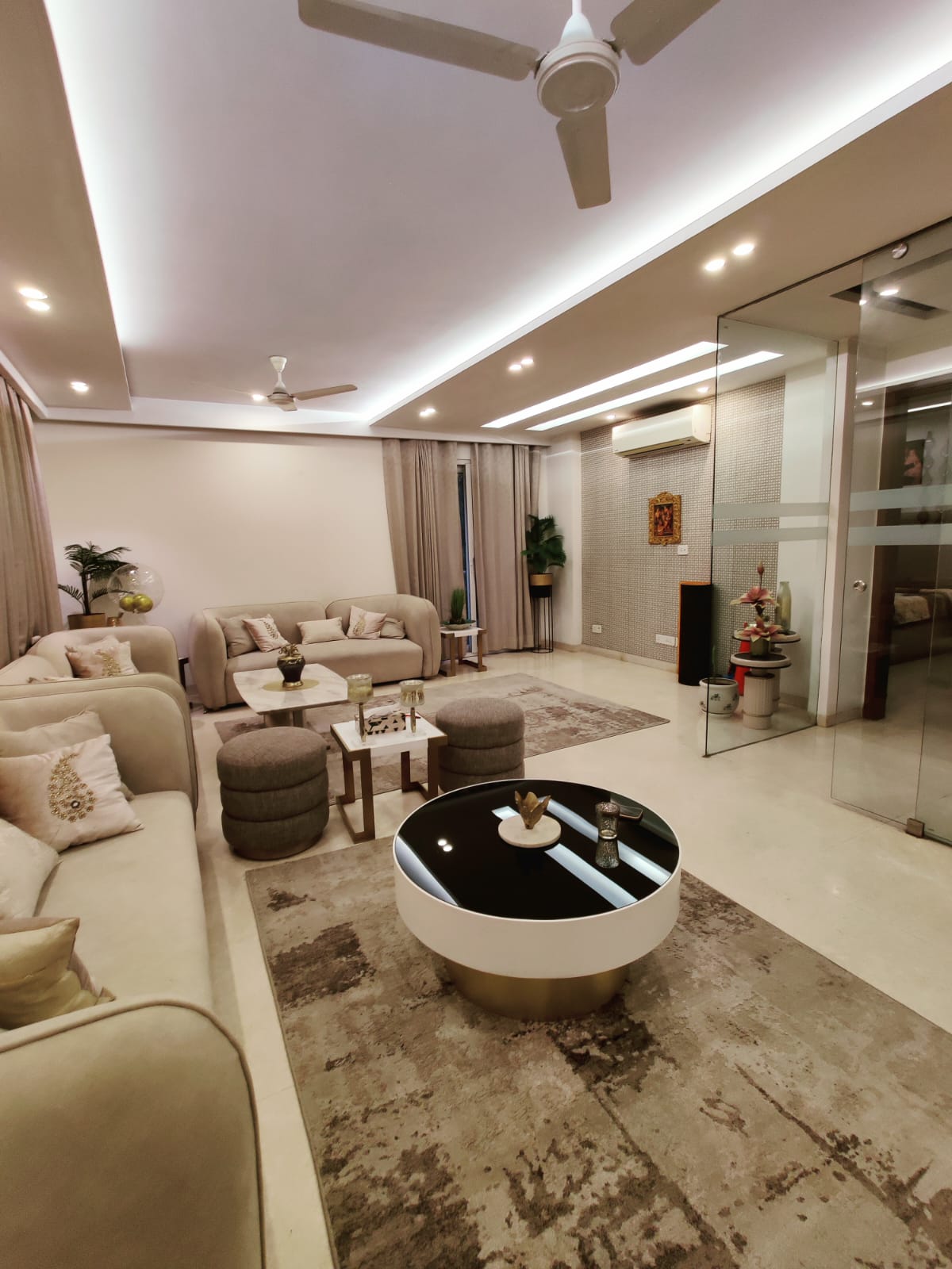 4 BHK + Pooja Room,Servant Room,Study Room,Extra Room Builder Floor For Sale in Pamposh Enclave 