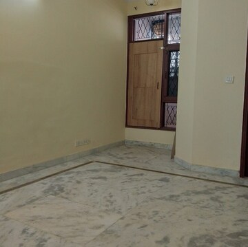 Room in 3 BHK Builder Floor at Kalkaji – for Rent