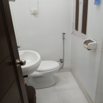 Attached Bathroom in 2 BHK Builder Floor at Chittaranjan Park – for Rent