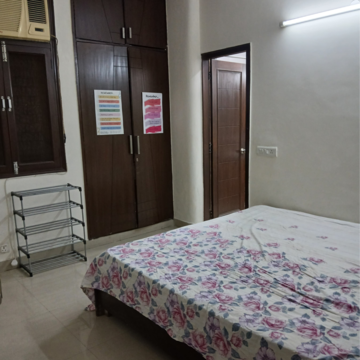 Bedroom in 2 BHK Builder Floor at Chittaranjan Park – for Rent