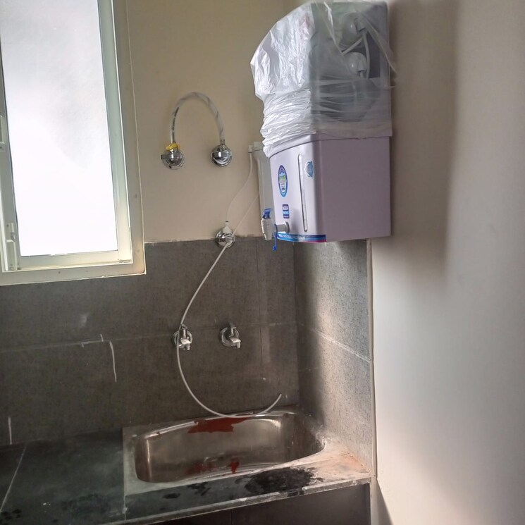 undefined, sector 73 1 RK 350 Sq.Ft. Builder Floor In Sector 73 Noida 8354263