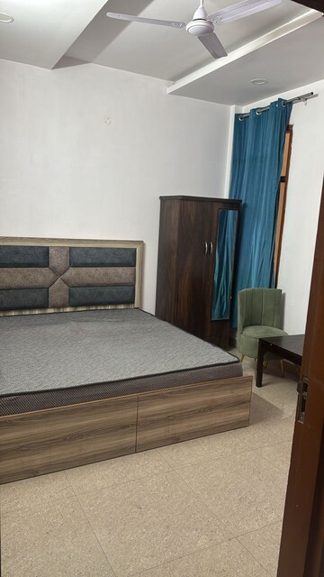 Bedroom in 1 RK Apartment at Sector 52 – for Rent