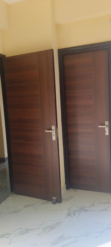 Furnished Amenities in 3 BHK Apartment at Prateek Grand City, Siddharth Vihar – for Rent