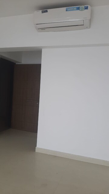 Room in 3 BHK Apartment at Runwal Forests, Kanjurmarg West – for Rent