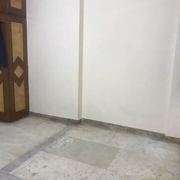 Room in 2 BHK Builder Floor at Lajpat Nagar ii – for Rent