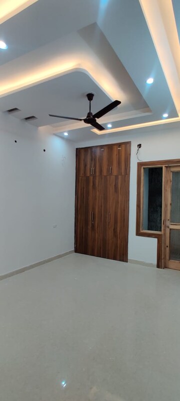 Room in 4 BHK Villa at Sahastradhara Road – for Sale