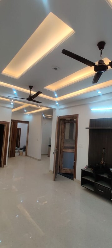 Building Lobby in 4 BHK Villa at Sahastradhara Road – for Sale