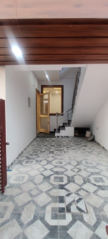 Room in 4 BHK Villa at Sahastradhara Road – for Sale