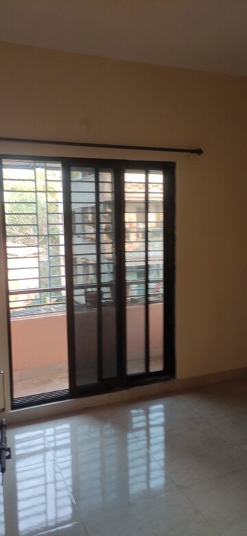 Room in 2 BHK Apartment at Mahad – for Rent