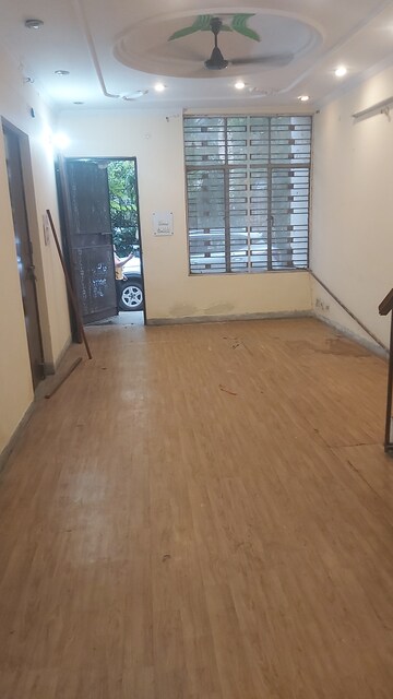 3.5 BHK Apartment For Rent in Mayur Vihar