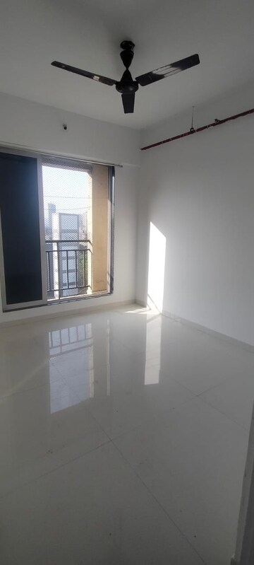 Room in 1 BHK Apartment at Vihang Golden Hills, Owale – for Rent