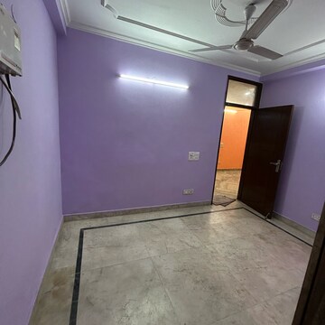 Room in 2 BHK Builder Floor at Kotla Mubarakpur – for Rent