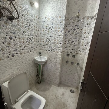 Bathroom in 2 BHK Builder Floor at Kotla Mubarakpur – for Rent