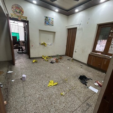 Bedroom in 1.5 BHK Builder Floor at Kotla Mubarakpur – for Rent