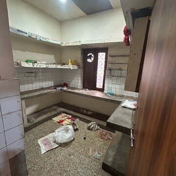 Kitchen in 1.5 BHK Builder Floor at Kotla Mubarakpur – for Rent