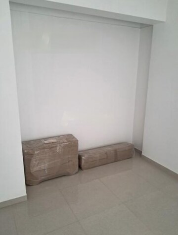 Bedroom in 2 BHK Apartment at Kalpataru Immensa, Kolshet Road – for Rent