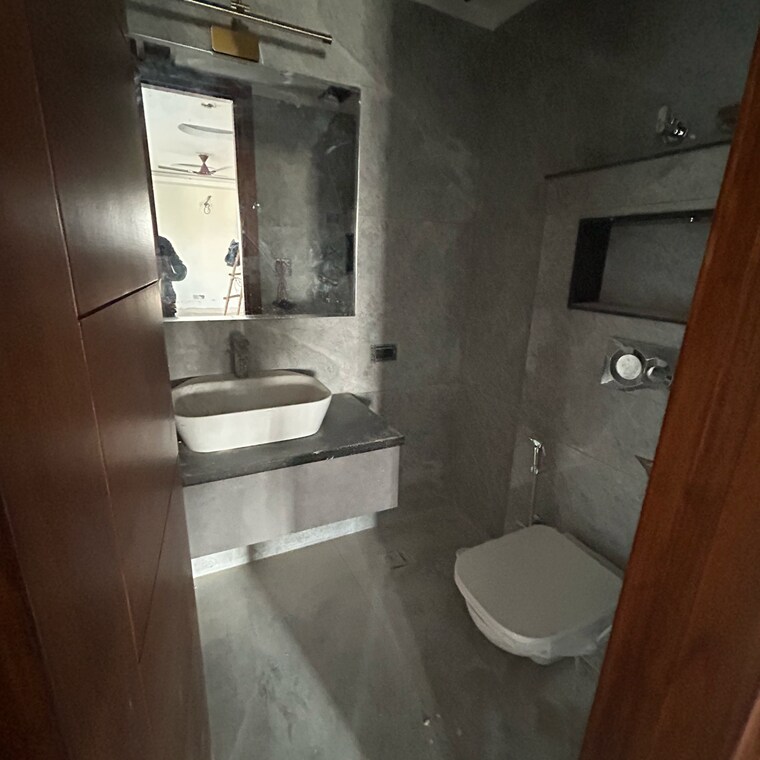 Bathroom, south extension i 3 Bedroom 1800 Sq.Ft. Builder Floor In South Extension I Delhi 8354470