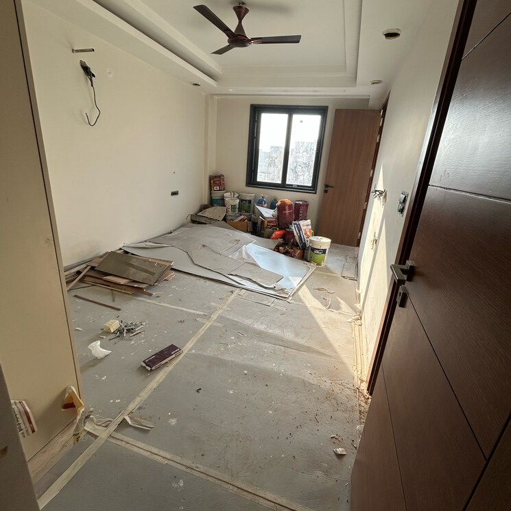 Room, south extension i 3 Bedroom 1800 Sq.Ft. Builder Floor In South Extension I Delhi 8354470