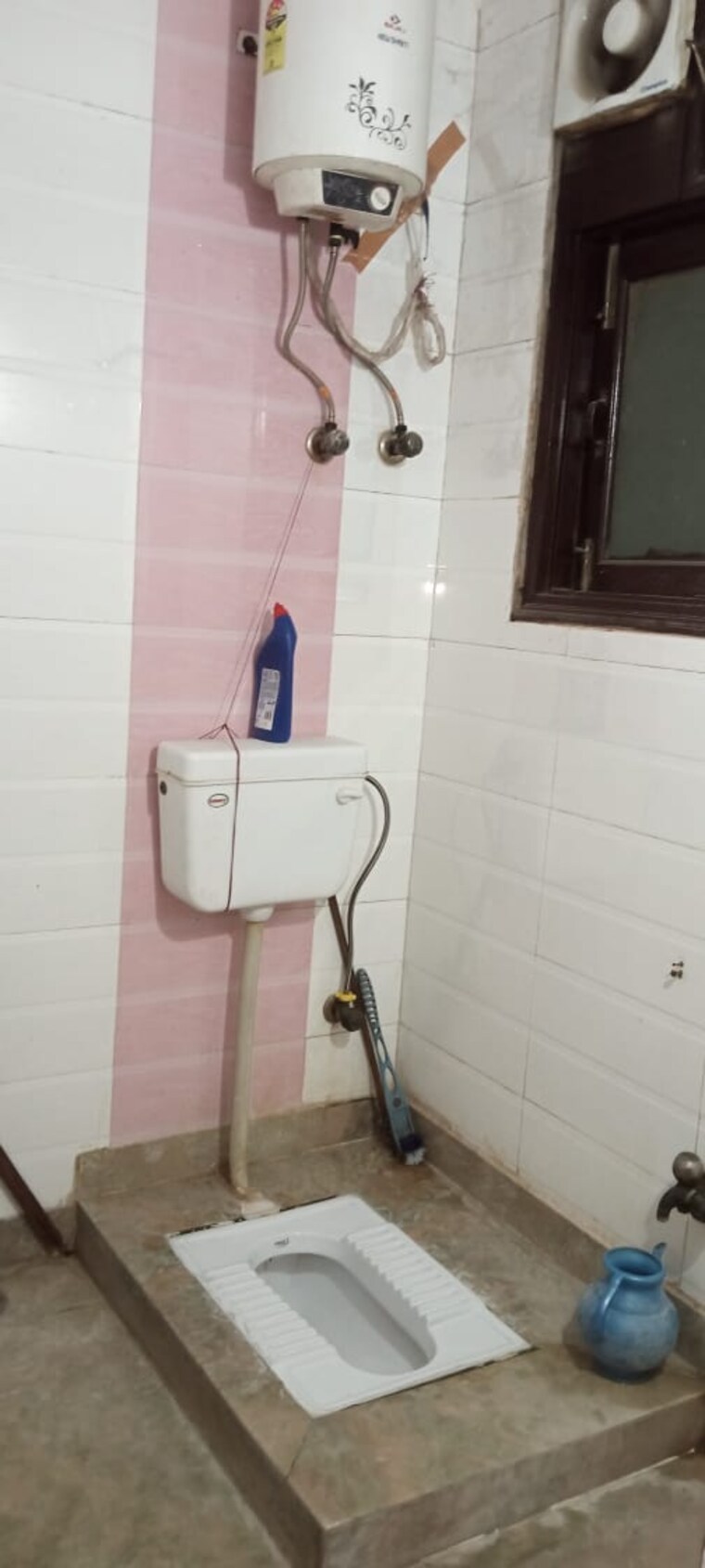 Bathroom, batla house 4 Bedroom 1440 Sq.Ft. Apartment In Batla House Delhi 8354490