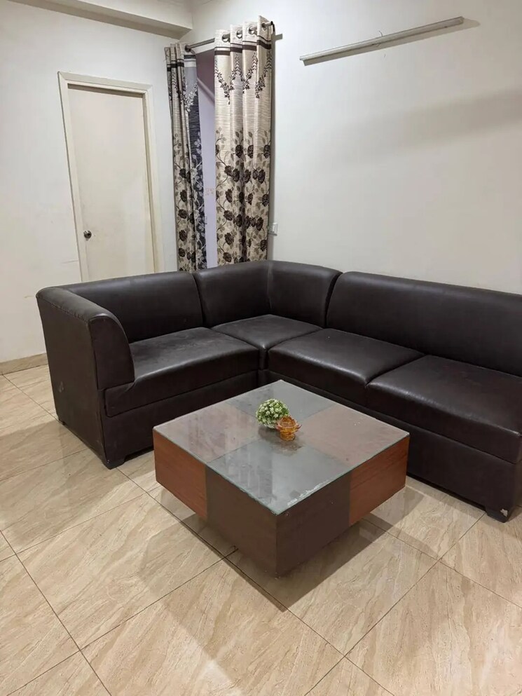 Living Room, gaur-city-2-16th-avenue 3 Bedroom 1385 Sq.Ft. Apartment In Sector 16c Greater Noida Greater Noida 8354504