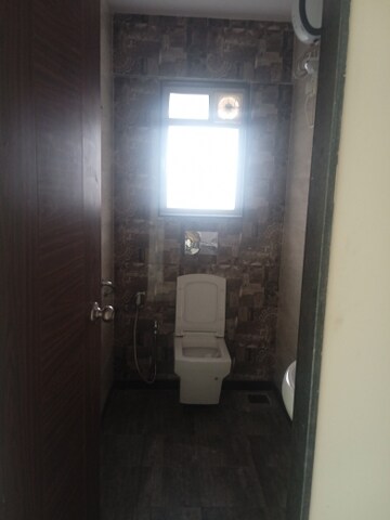 Bathroom in 3.5 BHK Apartment at Andheri West – for Sale