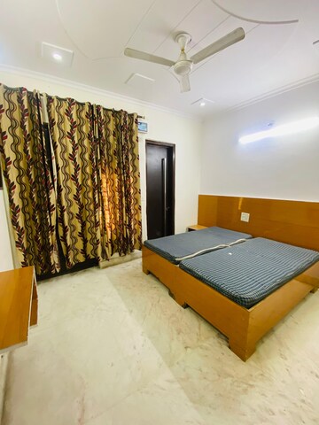 Bedroom in 3 BHK Builder Floor at Sector 46 – for Rent