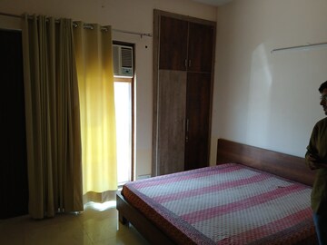 Bedroom in 3 BHK Builder Floor at Sector 9 – for Rent