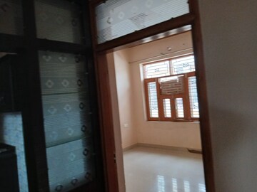 Room in 2.5 BHK Builder Floor at Sector 9 – for Rent