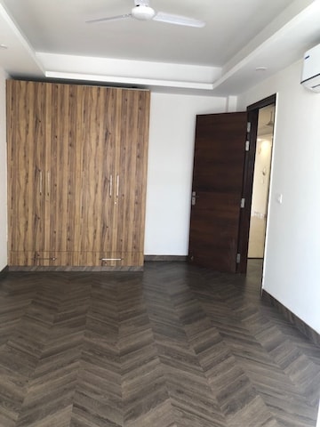 Room in 3 BHK Builder Floor at Mohit House, Sushant Lok I – for Rent