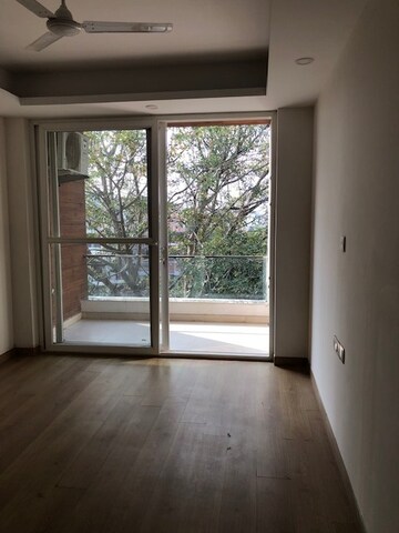 Room in 3 BHK Builder Floor at Mohit House, Sushant Lok I – for Rent