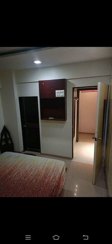 Room in 3 BHK Apartment at Ashar Estate, Wagle Industrial Estate – for Rent