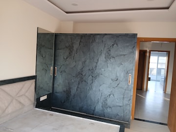 Room in 3 BHK Builder Floor at Sector 3 – for Rent