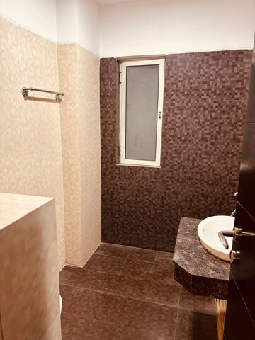 Bathroom in 2 BHK Builder Floor at Saurabh Niwas, Sector 40 – for Rent