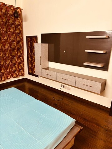 Furnished Amenities in 2 BHK Builder Floor at Saurabh Niwas, Sector 40 – for Rent