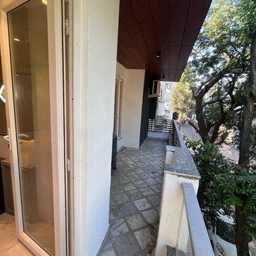 Balcony in 3 BHK Builder Floor at Ansal Sushant Lok I, Sector 43 – for Rent
