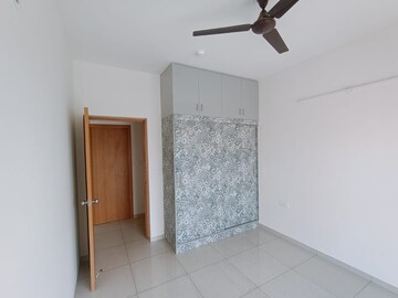 Room in 2 BHK Apartment at Sobha Dream Gardens, Thanisandra Main Road – for Rent