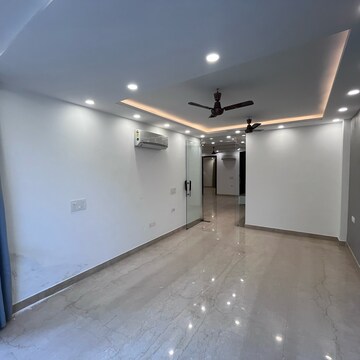 Room in 3.5 BHK Builder Floor at Ansal Sushant Lok I, Sector 43 – for Rent
