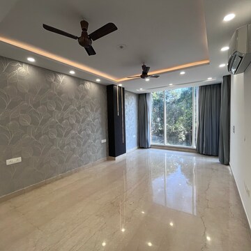 Room in 3.5 BHK Builder Floor at Ansal Sushant Lok I, Sector 43 – for Rent