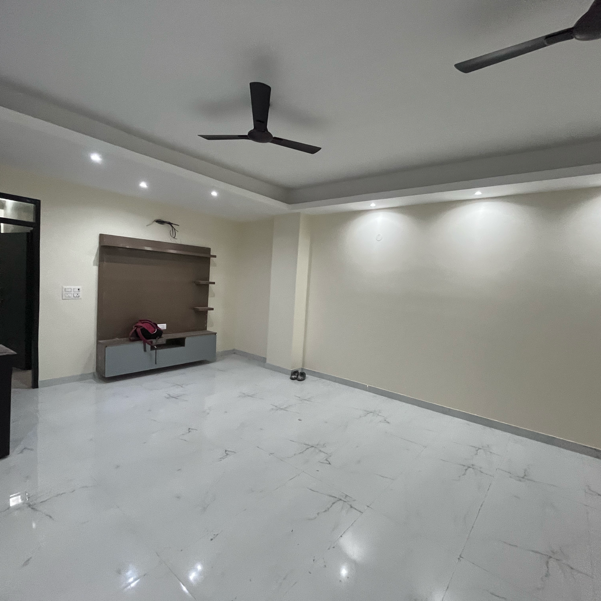 3 BHK + Servant Room Builder Floor For Rent in Builder Floor