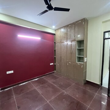 Room in 3 BHK Builder Floor at Builder Floor, Sector 28 – for Rent