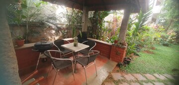 Living Room in 4 BHK Apartment at RMZ Woodsvale, Benson Town – for Sale