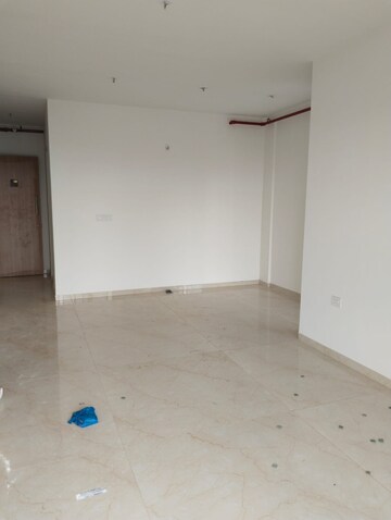 Room in 1 BHK Apartment at LnT Veridian, Powai – for Rent